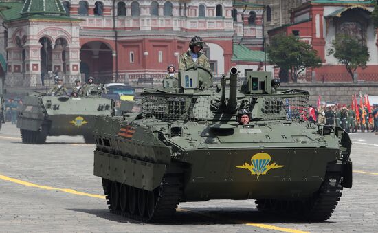 Боевые машины десанта БМД-4М на Красной площади в Москве на военном параде, посвященном 80-летию Победы в Великой Отечественной войне. Место: Россия, Москва. Автор: Анатолий Медведь/РИА Новости. Москва. Военный парад, посвященный 80-летию Победы в Великой Отечественной войне