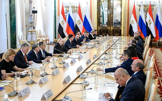 Встреча президента РФ В. Путина и президент Египта Абделя Фаттах Ас-Сиси