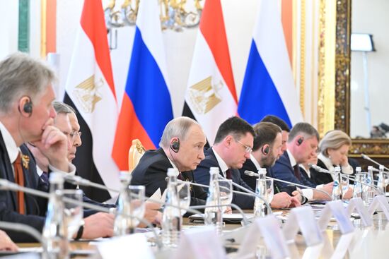 Встреча президента РФ В. Путина и президент Египта Абделя Фаттах Ас-Сиси