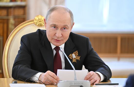 Встреча президента РФ В. Путина и президент Египта Абделя Фаттах Ас-Сиси