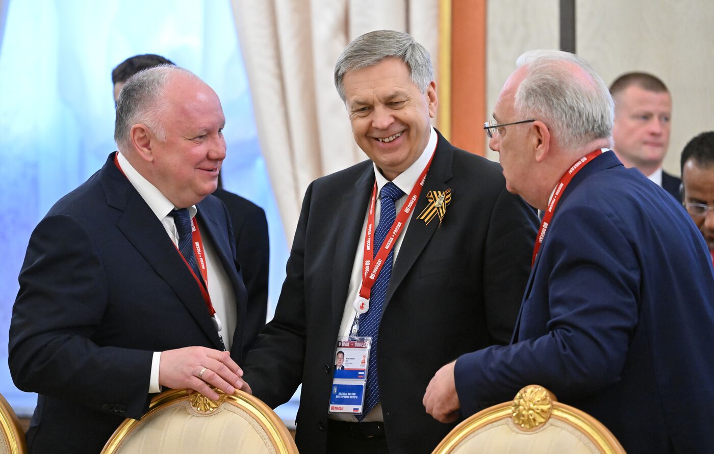 Встреча президента РФ В. Путина и президент Египта Абделя Фаттах Ас-Сиси