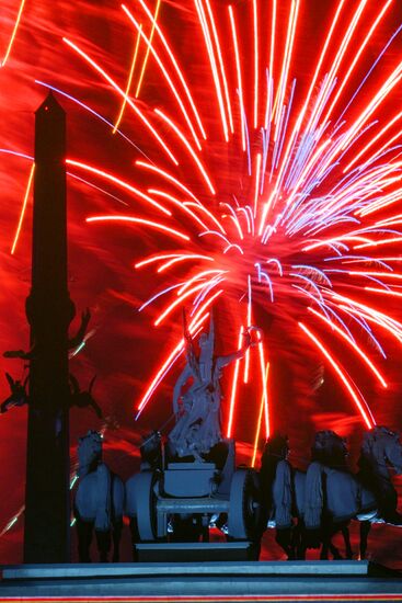 Праздничный салют в Москве в честь Дня Победы