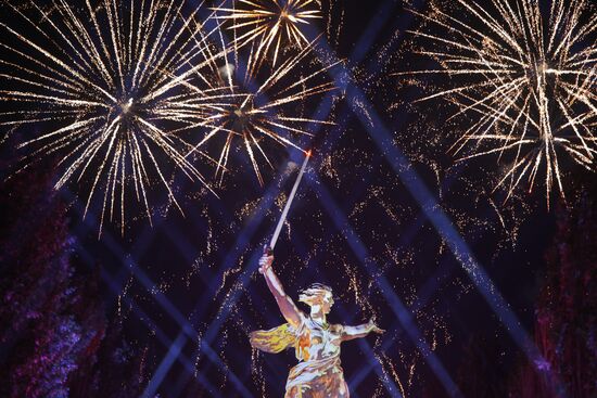 Праздничный салют в честь Дня Победы в городах-героях