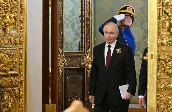 Встреча президента РФ В. Путина и президента Узбекистана Ш. Мирзиёева