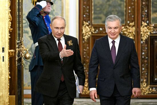 Встреча президента РФ В. Путина и президента Узбекистана Ш. Мирзиёева