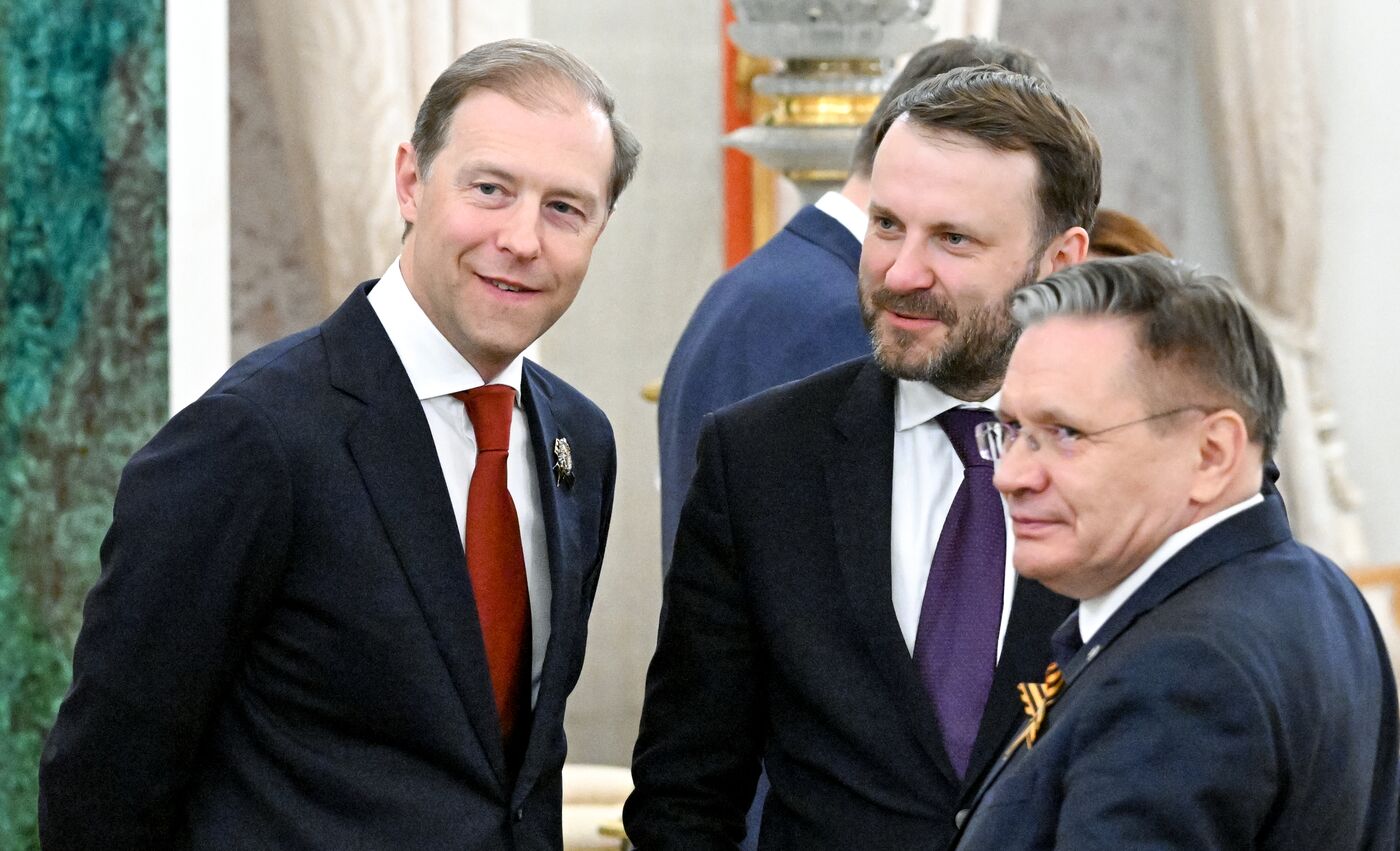 Встреча президента РФ В. Путина и президента Узбекистана Ш. Мирзиёева