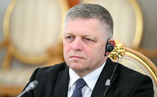Председатель правительства Словакии Роберт Фицо во время встречи с президентом РФ Владимиром Путиным. Место: Россия, Москва. Автор: Сергей Бобылев/РИА Новости. Встреча президента РФ В. Путина и премьер-министра Словакии Р. Фицо