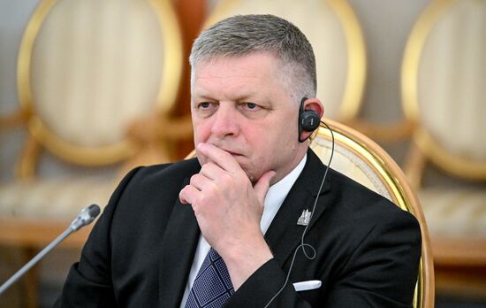 Председатель правительства Словакии Роберт Фицо во время встречи с президентом РФ Владимиром Путиным. Место: Россия, Москва. Автор: Сергей Бобылев/РИА Новости. Встреча президента РФ В. Путина и премьер-министра Словакии Р. Фицо