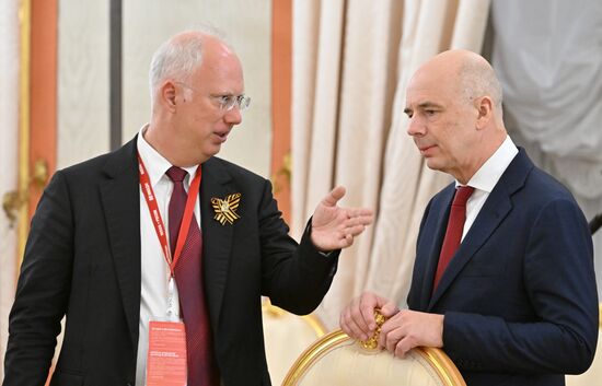 Встреча президента РФ В. Путина и президента Узбекистана Ш. Мирзиёева