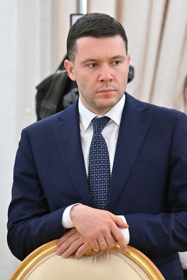 Встреча президента РФ В. Путина и президента Узбекистана Ш. Мирзиёева