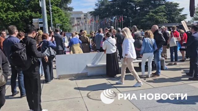 Акция "Бессмертный полк" перед штаб-квартирой ООН в Женеве