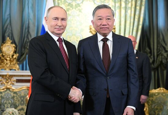 Официальный визит генсека ЦК Компартии Вьетнама То Лама в Россию