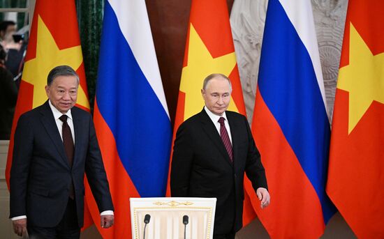 Официальный визит генсека ЦК Компартии Вьетнама То Лама в Россию