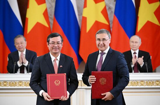 Официальный визит генсека ЦК Компартии Вьетнама То Лама в Россию