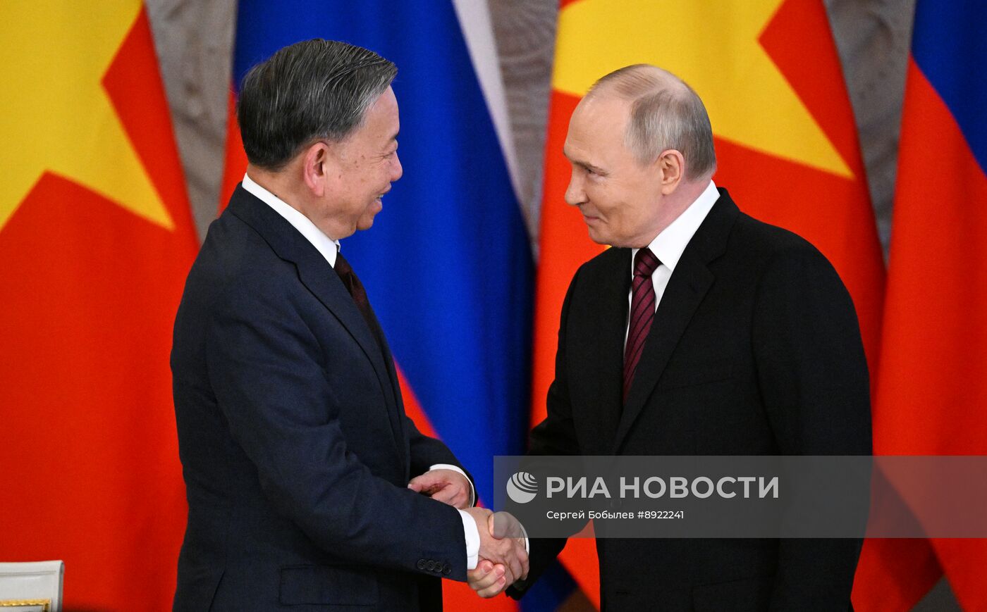 Официальный визит генсека ЦК Компартии Вьетнама То Лама в Россию