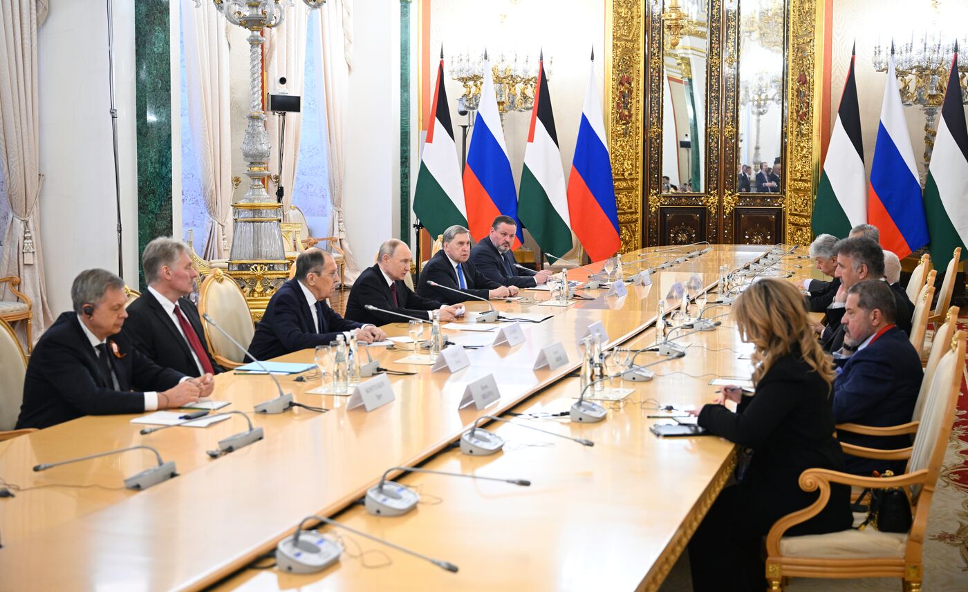 Встреча президента РФ В. Путина и президента Палестины М. Аббаса