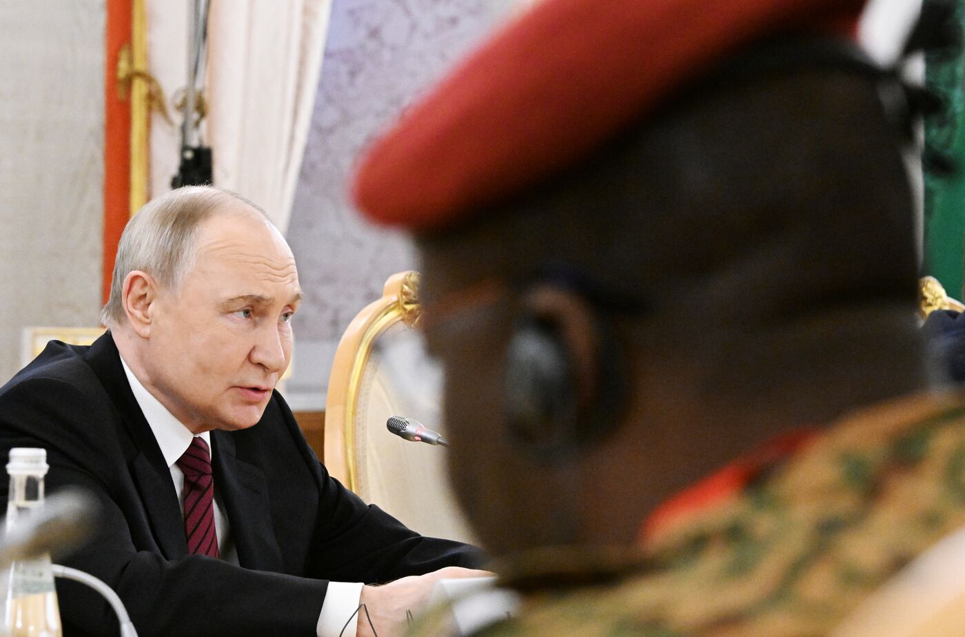 Встреча президента РФ В. Путина и президента Буркина-Фасо Ибрагима Траоре
