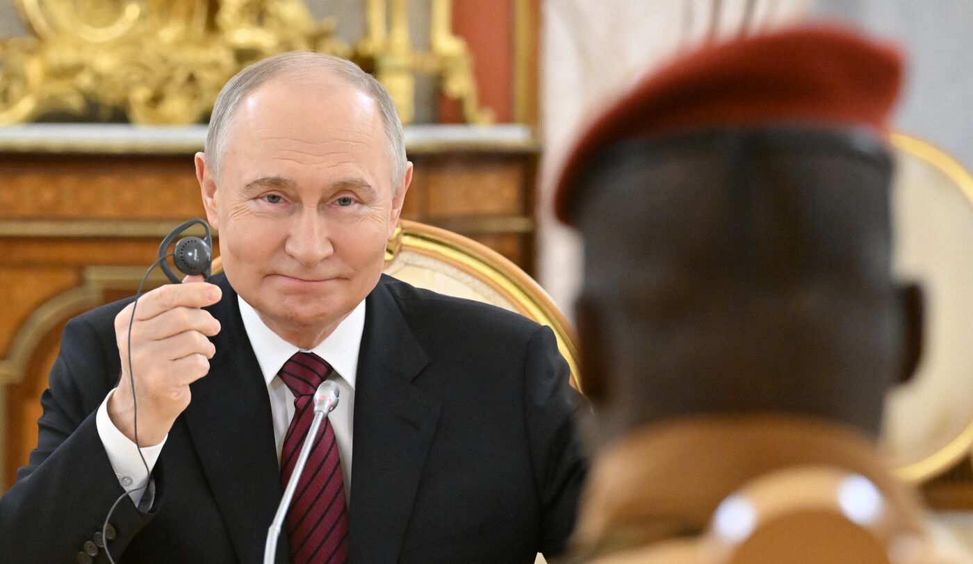 Встреча президента РФ В. Путина и президента Буркина-Фасо Ибрагима Траоре