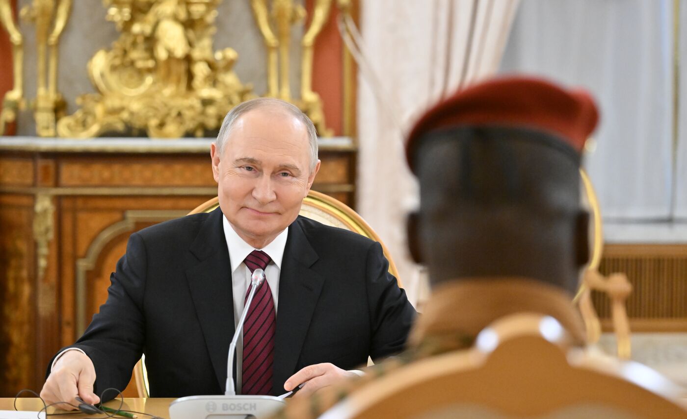 Встреча президента РФ В. Путина и президента Буркина-Фасо Ибрагима Траоре