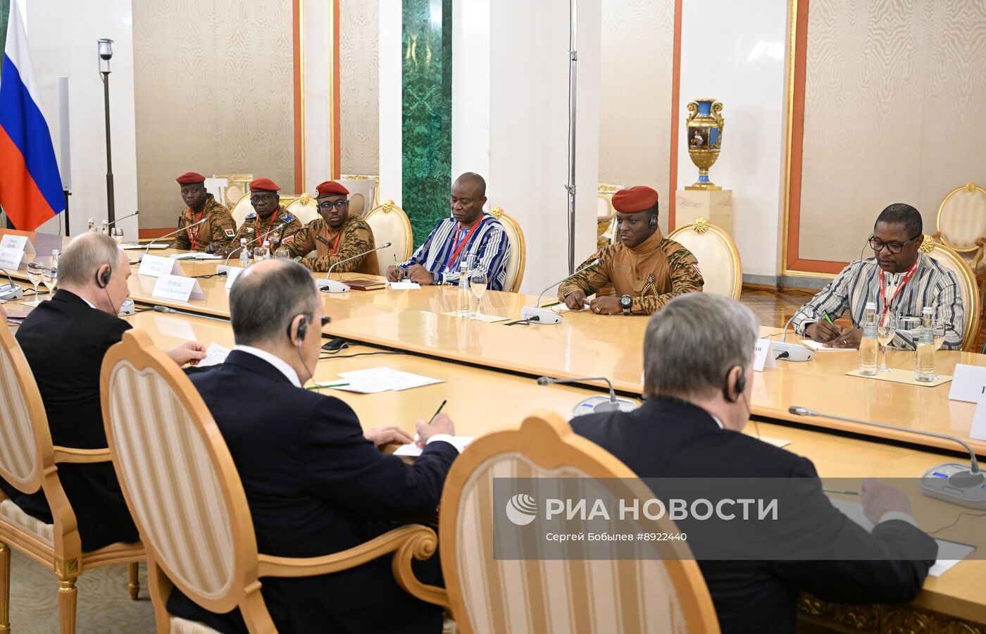 Встреча президента РФ В. Путина и президента Буркина-Фасо Ибрагима Траоре