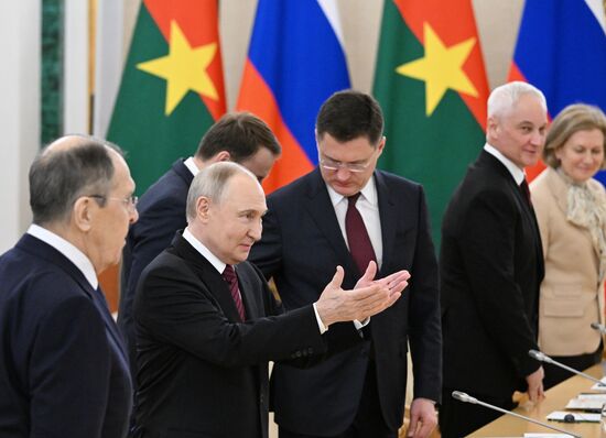 Встреча президента РФ В. Путина и президента Буркина-Фасо Ибрагима Траоре