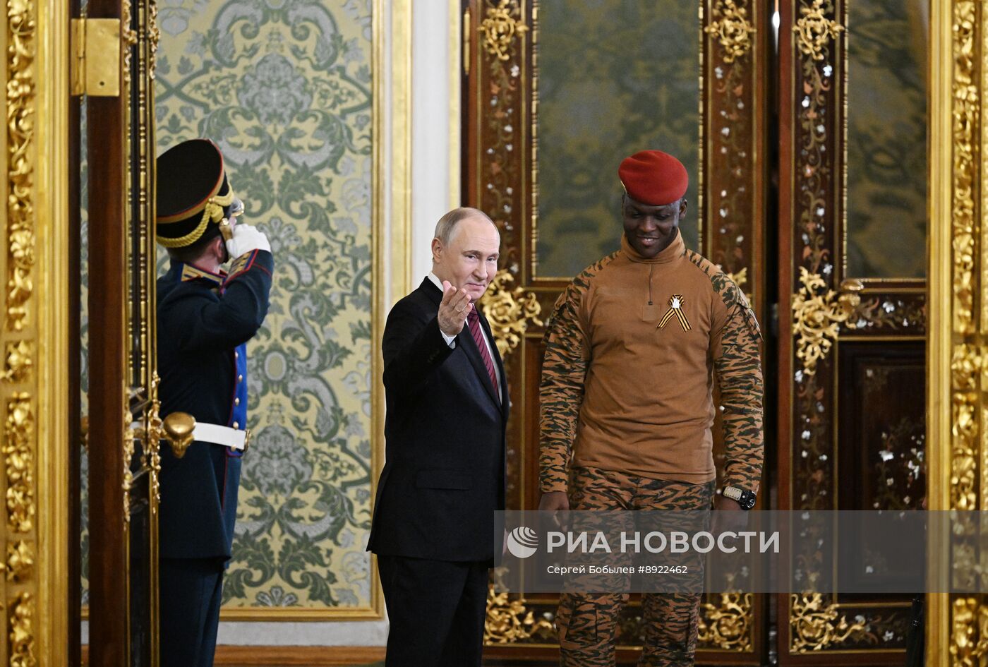 Встреча президента РФ В. Путина и президента Буркина-Фасо Ибрагима Траоре
