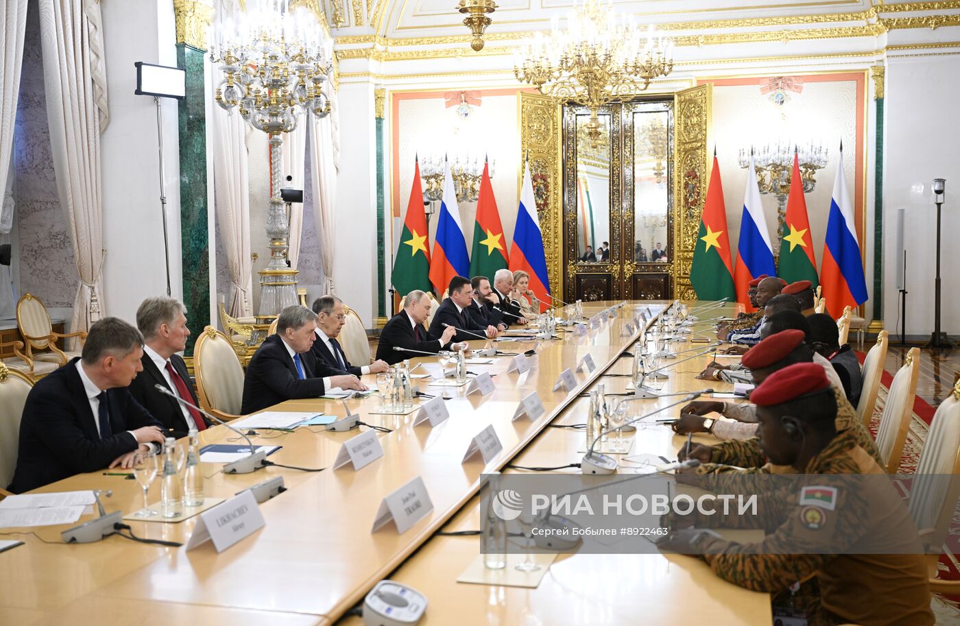 Встреча президента РФ В. Путина и президента Буркина-Фасо Ибрагима Траоре