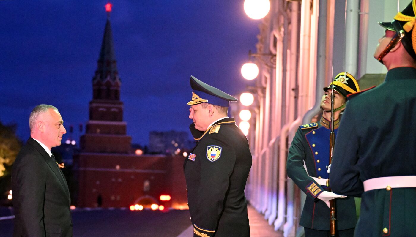 Встреча президента РФ В. Путина и президента Абхазии Б. Гунбы