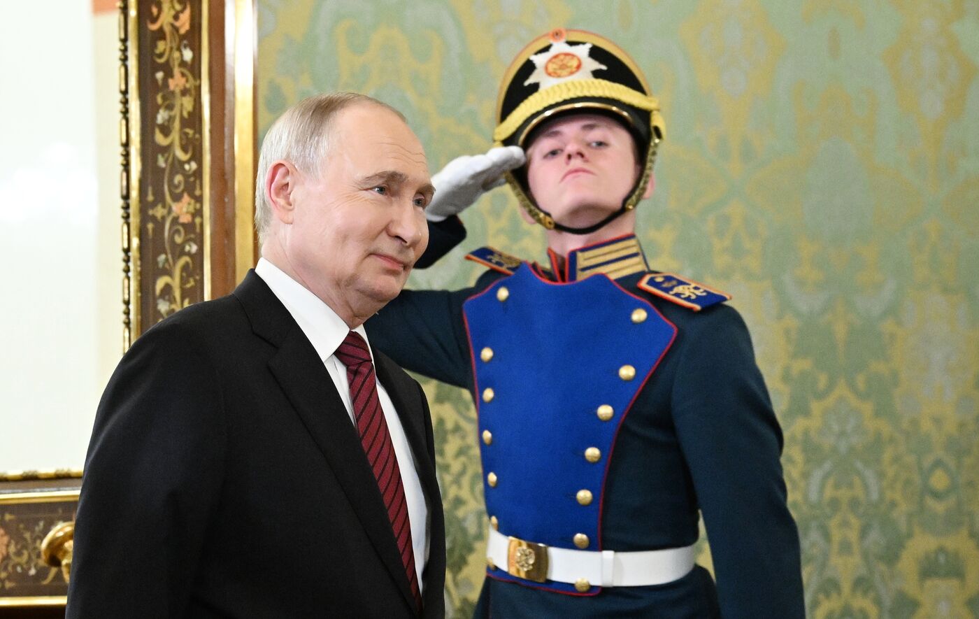 Встреча президента РФ В. Путина и президента Абхазии Б. Гунбы