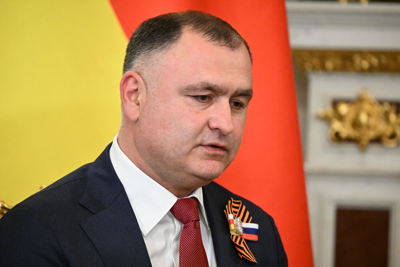 Встреча президента РФ В. Путина и президента Южной Осетии Алана Гаглоева