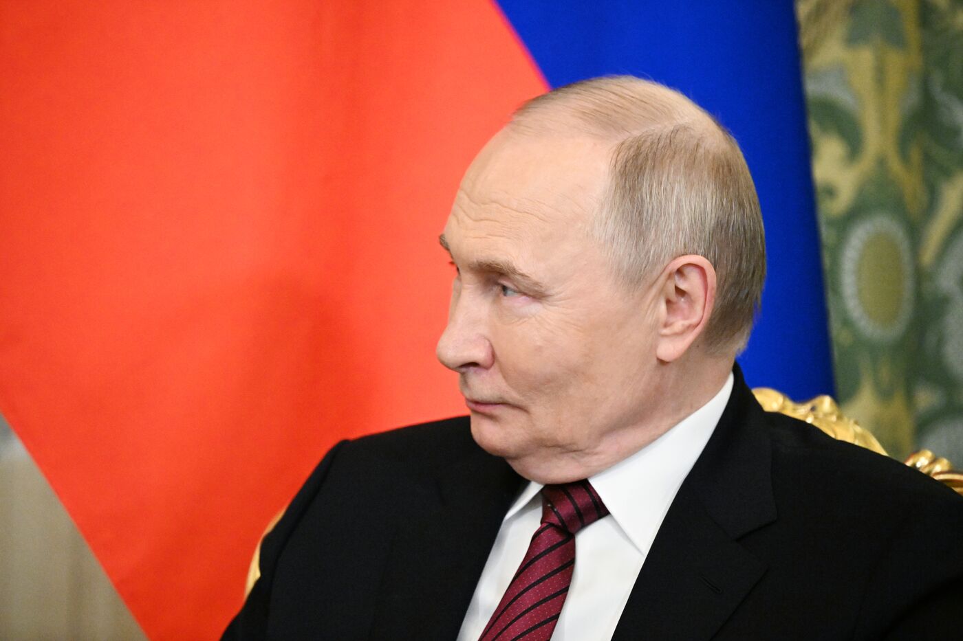 Встреча президента РФ В. Путина и президента Южной Осетии Алана Гаглоева