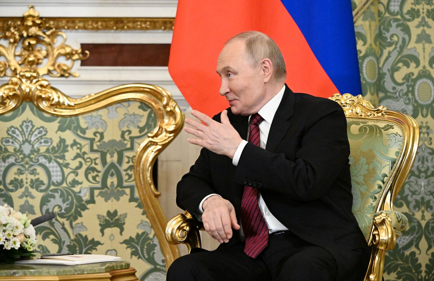 Встреча президента РФ В. Путина и президента Южной Осетии Алана Гаглоева