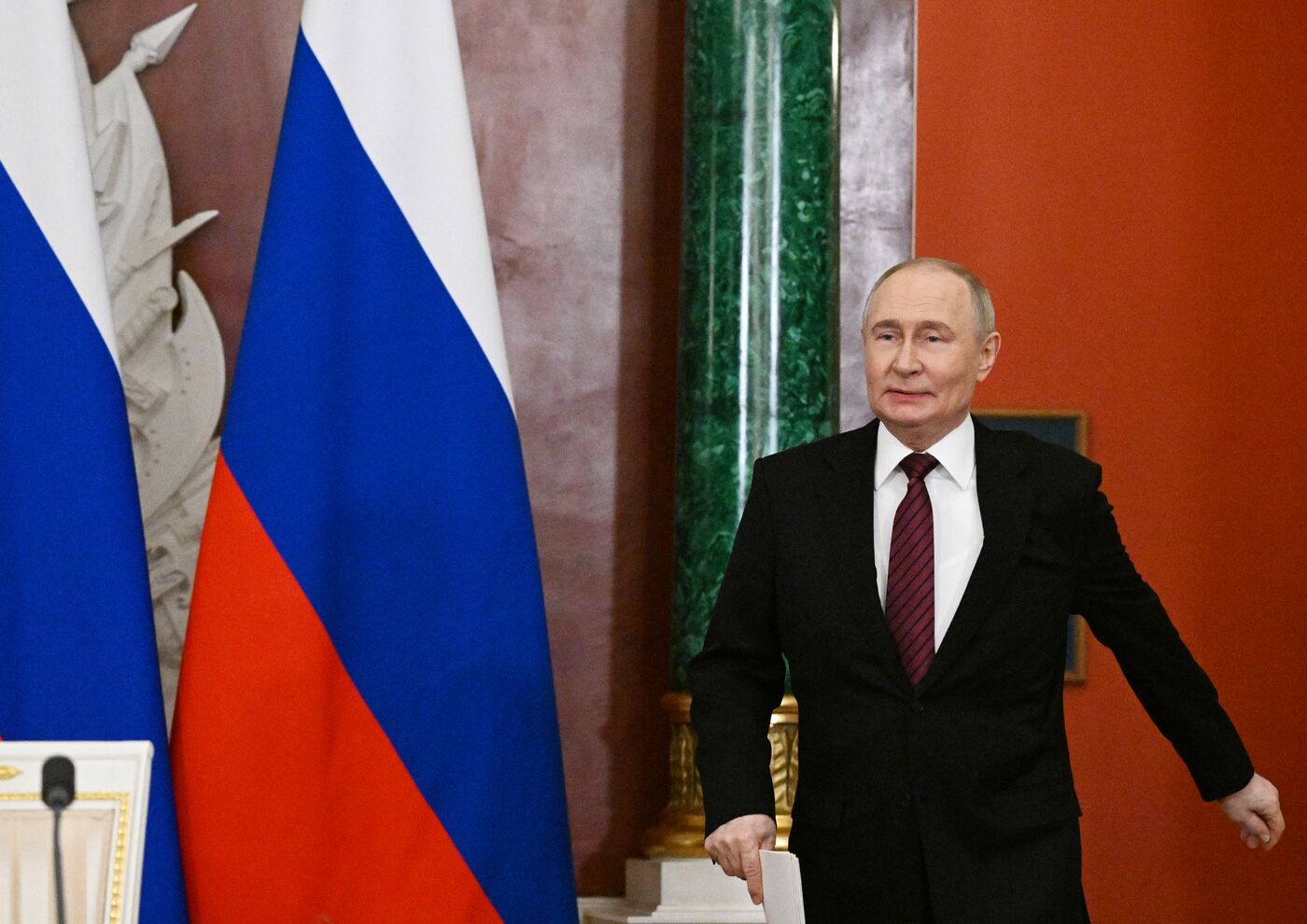 Обращение президента РФ В. Путина к представителям российских и зарубежных СМИ