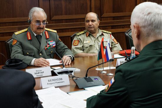 Встреча министра обороны России с командующим армии Ливии