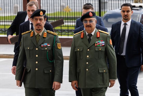 Встреча министра обороны России с командующим армии Ливии