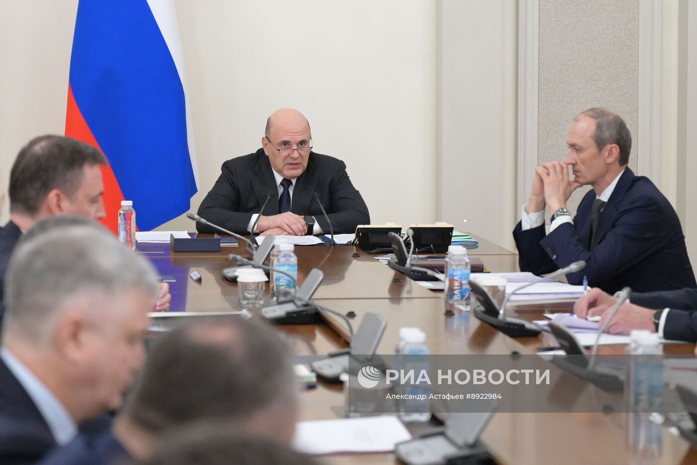 Премьер-министр Михаил Мишустин провел оперативное совещание с вице-премьерами РФ
