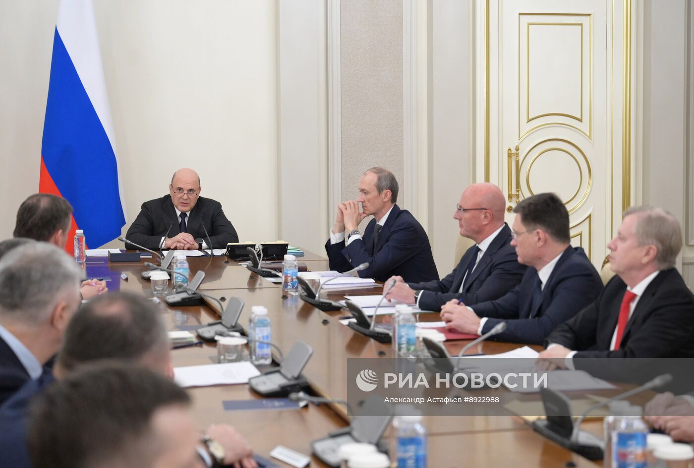 Премьер-министр Михаил Мишустин провел оперативное совещание с вице-премьерами РФ