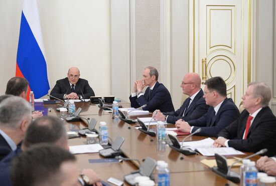 Премьер-министр Михаил Мишустин провел оперативное совещание с вице-премьерами РФ