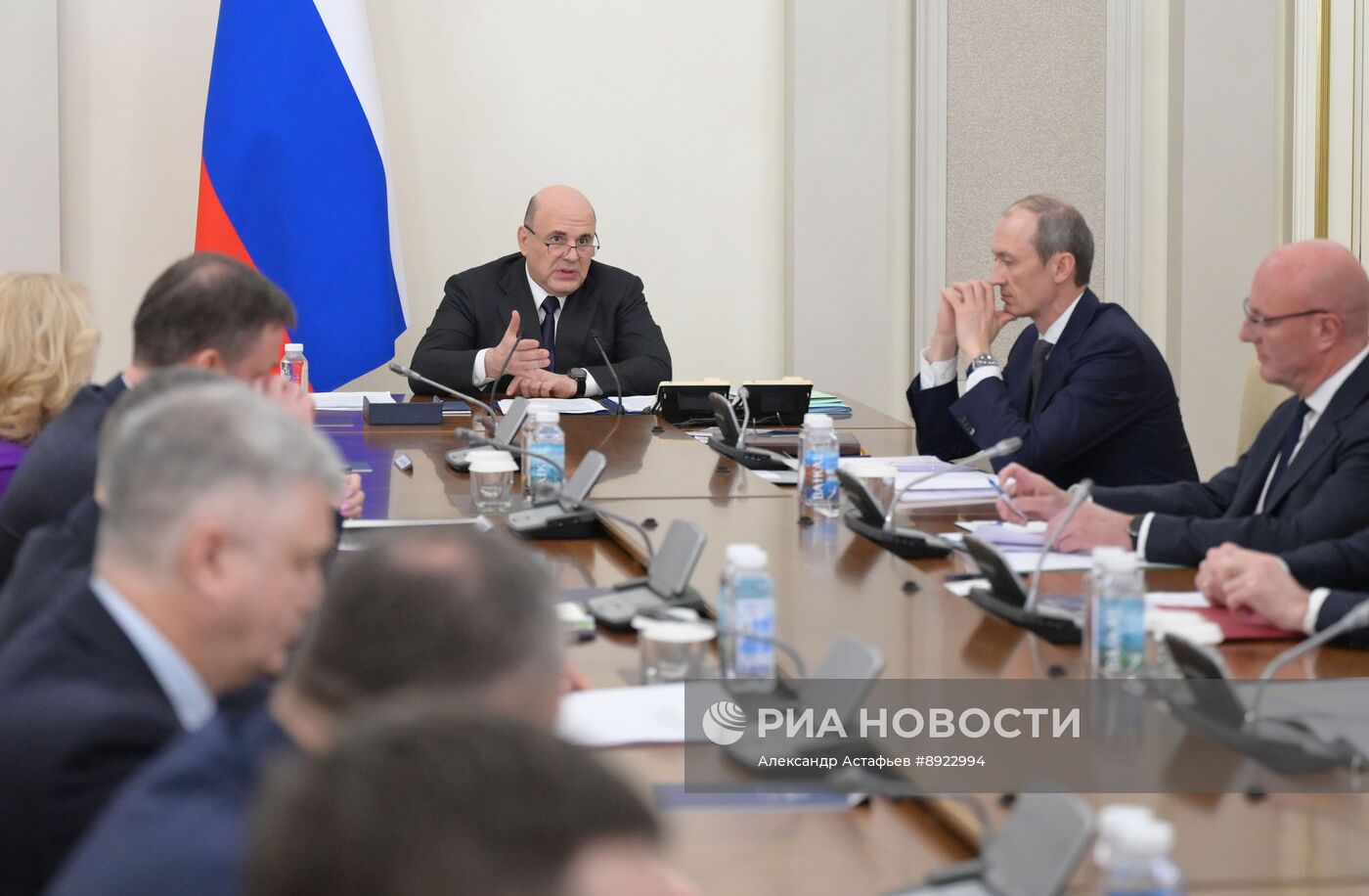 Премьер-министр Михаил Мишустин провел оперативное совещание с вице-премьерами РФ