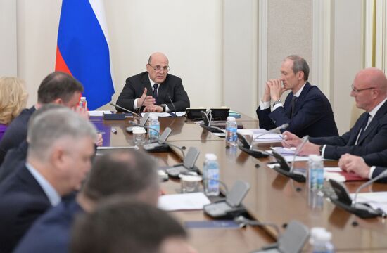 Премьер-министр Михаил Мишустин провел оперативное совещание с вице-премьерами РФ
