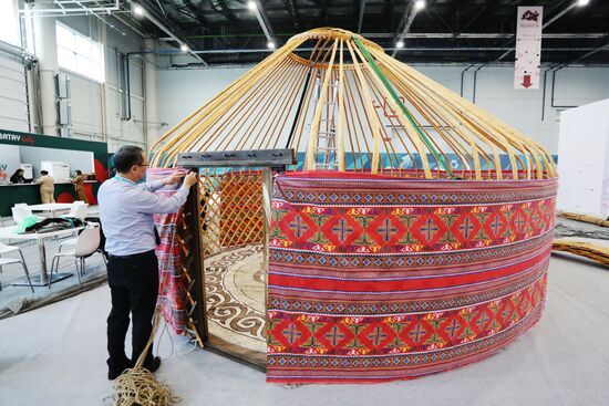 KAZANFORUM 2025. Подготовка
XVI Международный экономический форум "Россия – Исламский мир: КаzanForum" Место: Россия, Республика Татарстан, Казань. Автор: Анатолий Медведь/РИА Новости. KAZANFORUM 2025. Подготовка