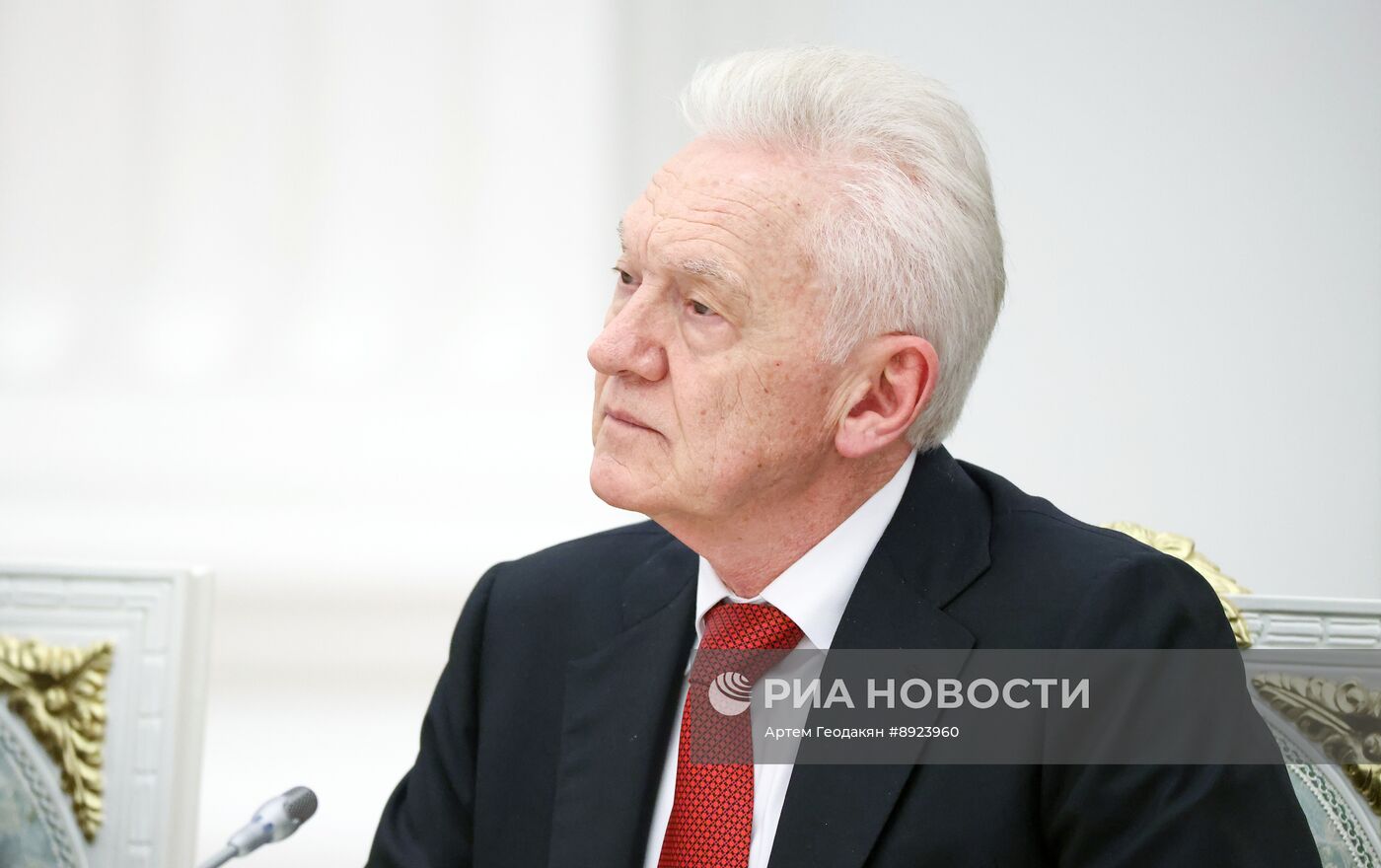 Президент Владимир Путин провел заседание попечительского совета Большого и Мариинского театров