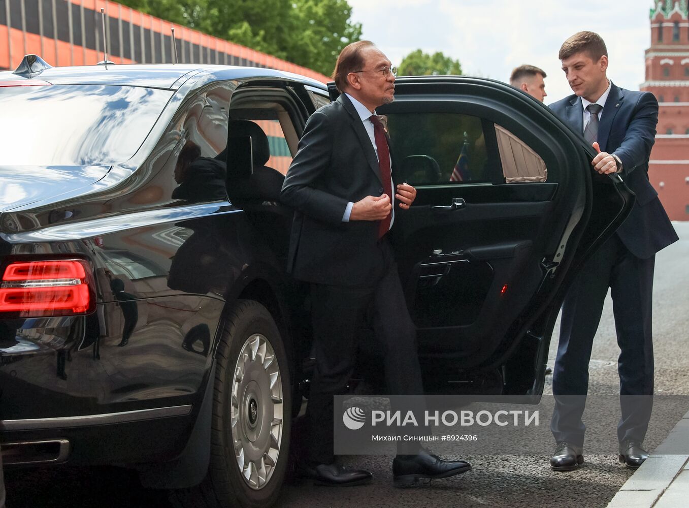 Встреча президента РФ В. Путина и премьер-министра Малайзии А. Ибрагима 