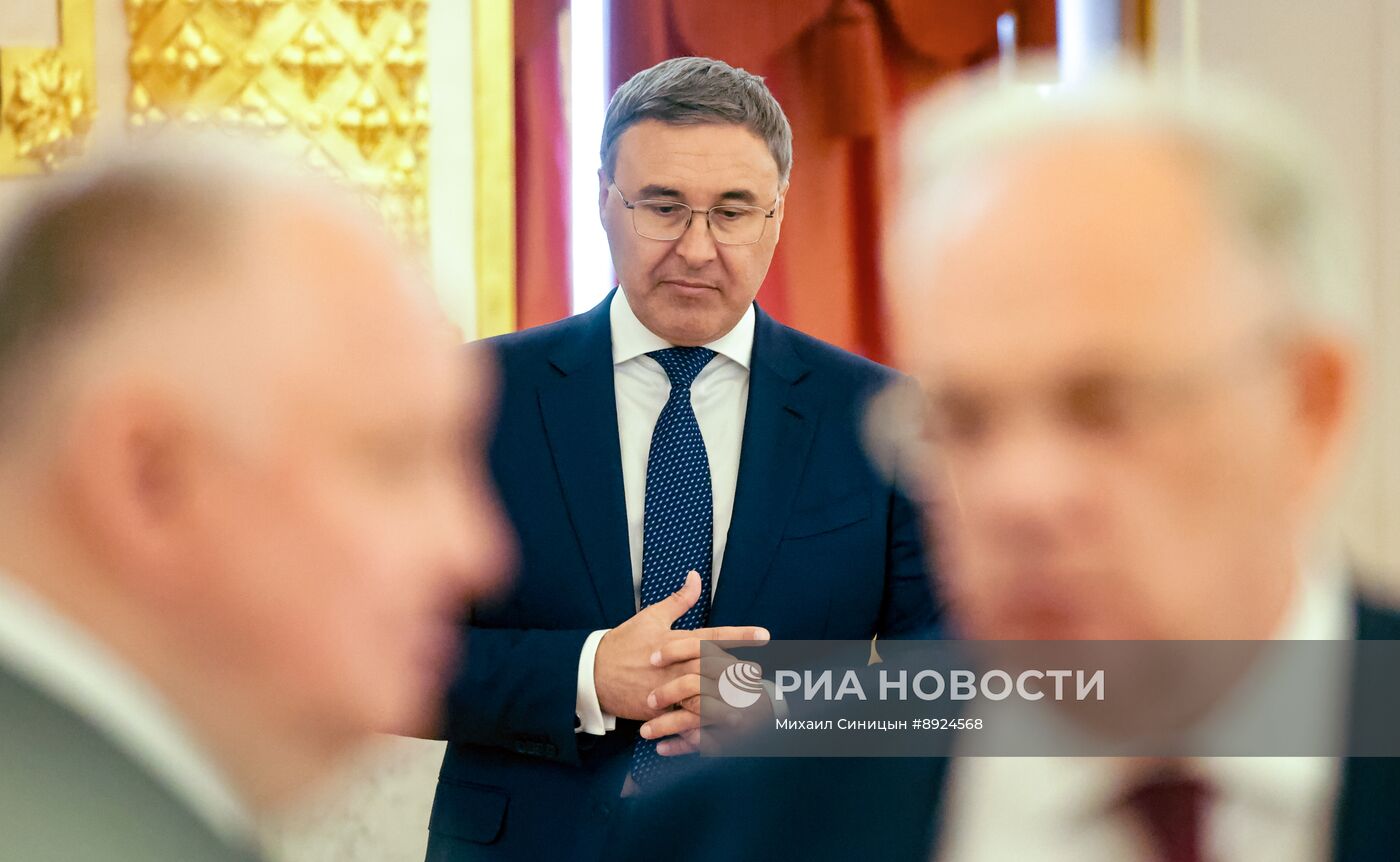 Встреча президента РФ В. Путина и премьер-министра Малайзии А. Ибрагима