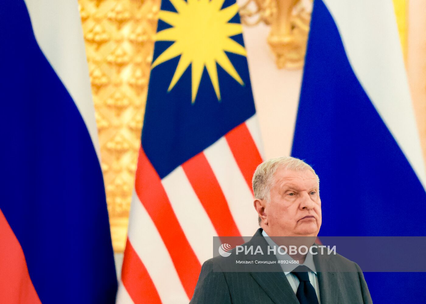 Встреча президента РФ В. Путина и премьер-министра Малайзии А. Ибрагима