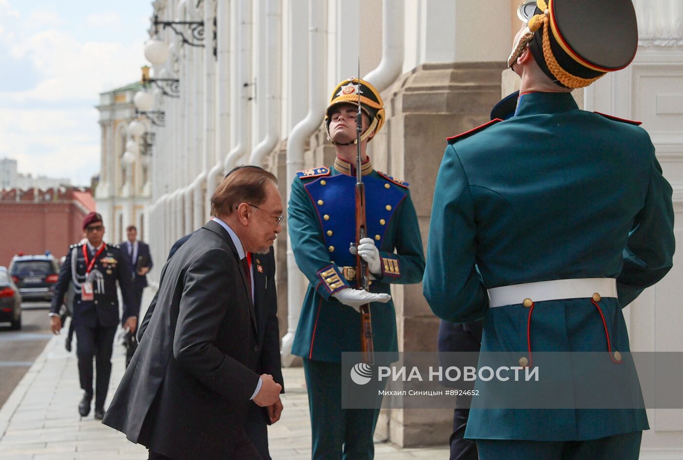 Встреча президента РФ В. Путина и премьер-министра Малайзии А. Ибрагима 