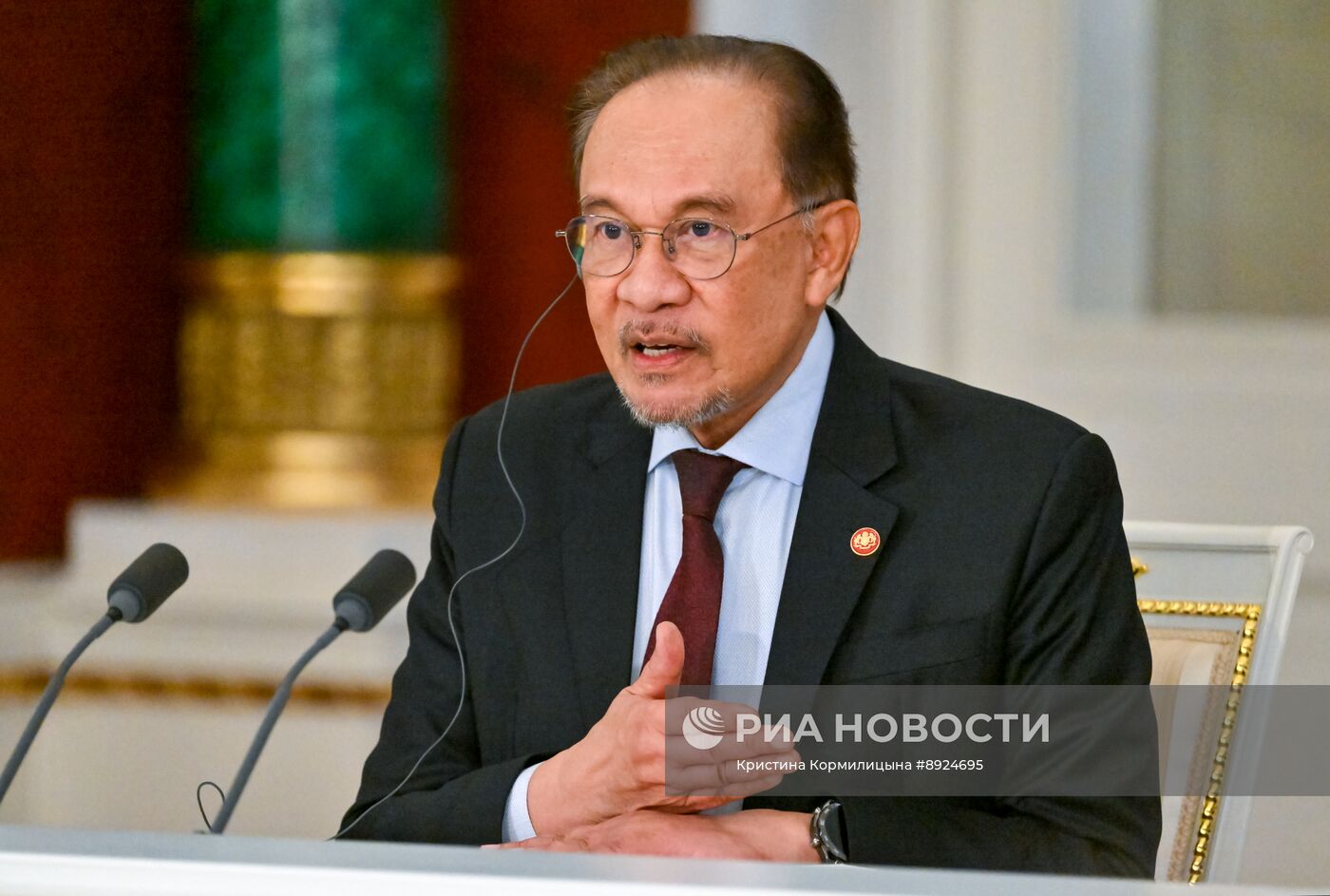 Встреча президента РФ В. Путина и премьер-министра Малайзии А. Ибрагима