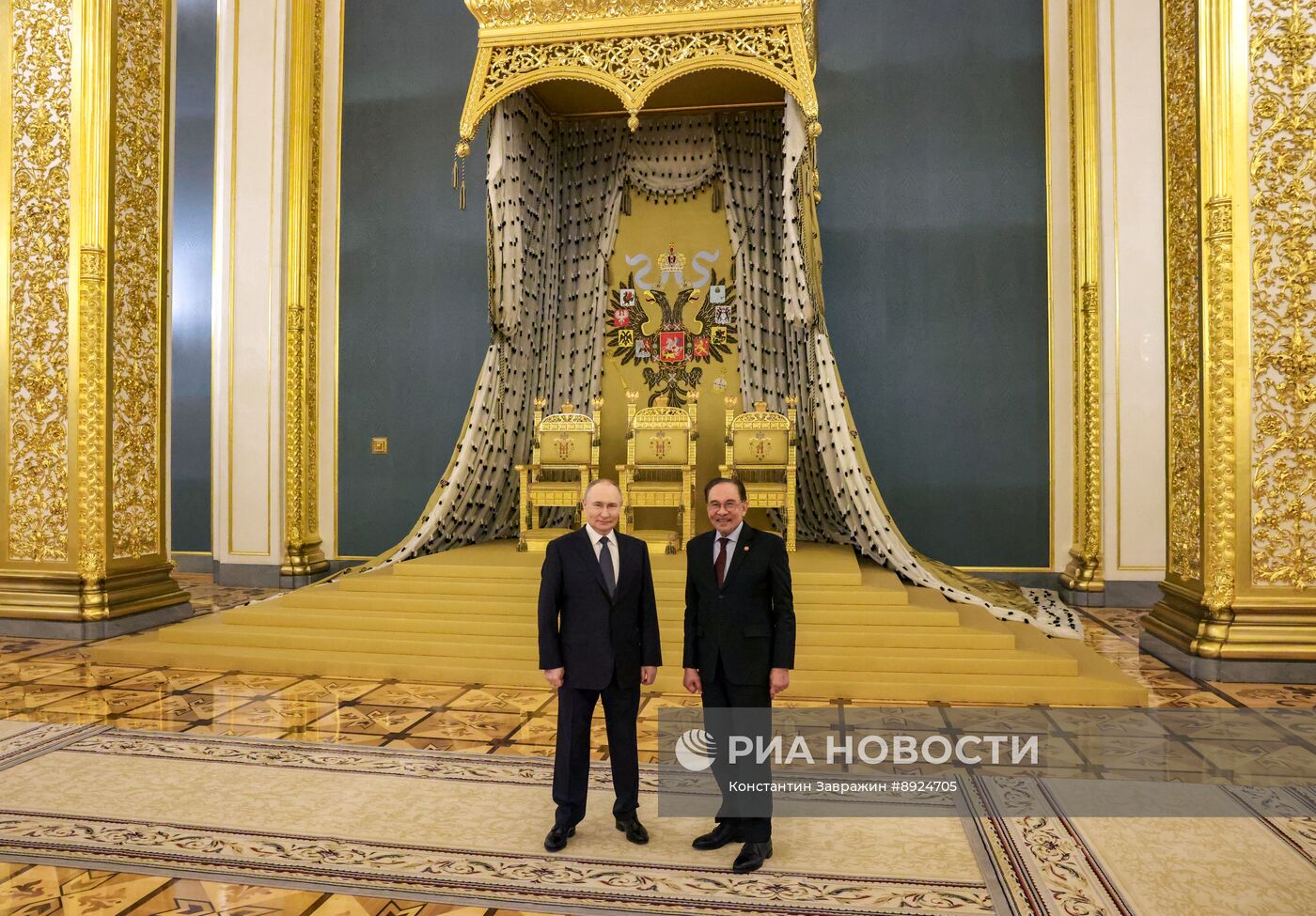 Встреча президента РФ В. Путина и премьер-министра Малайзии А. Ибрагима