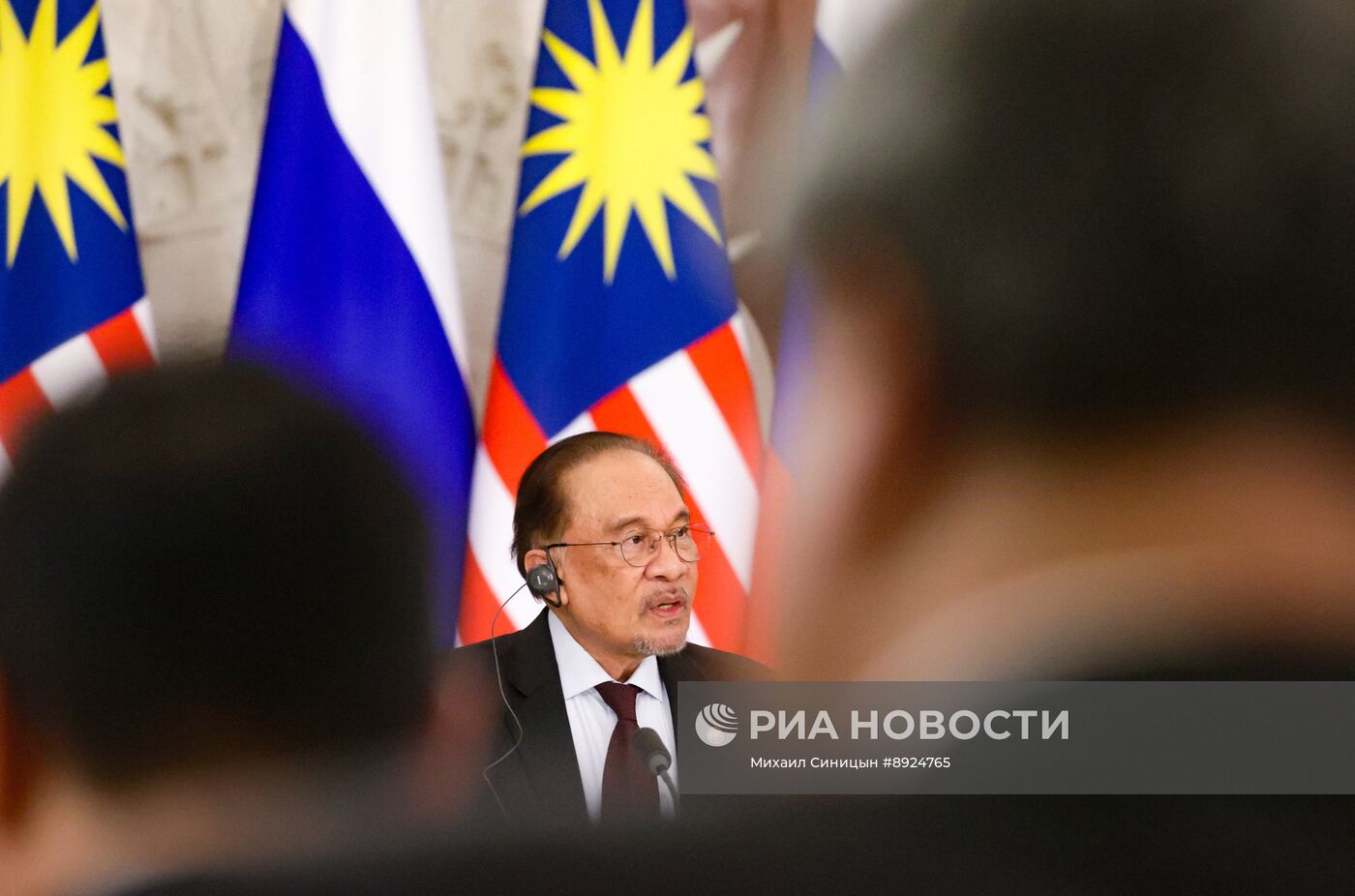 Встреча президента РФ В. Путина и премьер-министра Малайзии А. Ибрагима