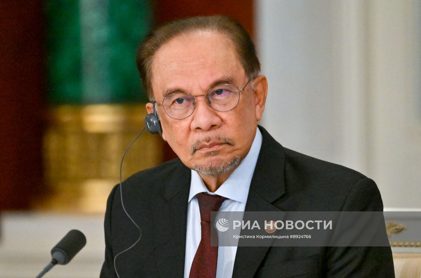 Встреча президента РФ В. Путина и премьер-министра Малайзии А. Ибрагима